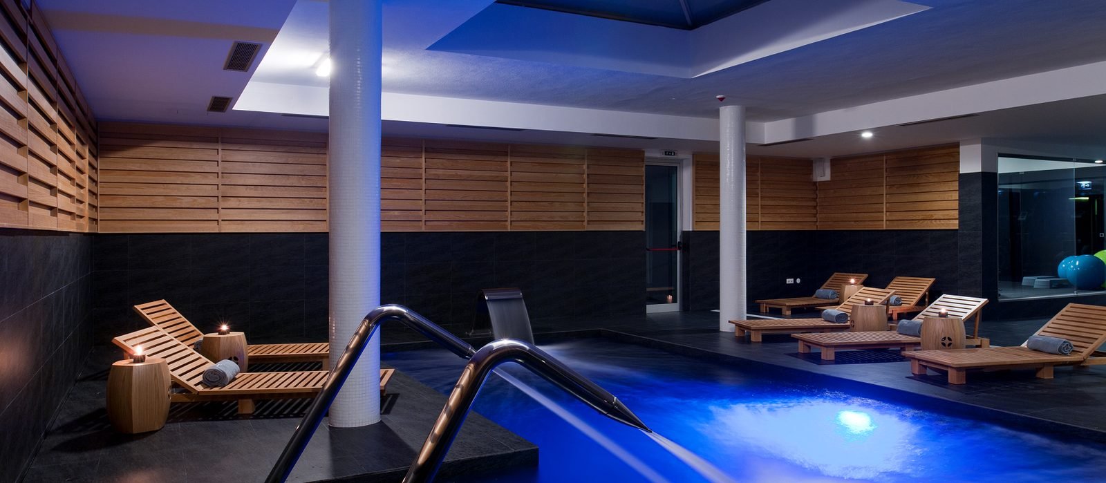 Piscina interior do Furadouro SPA